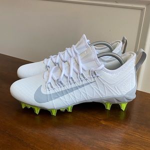 Nike Men's White and Gray Cleats